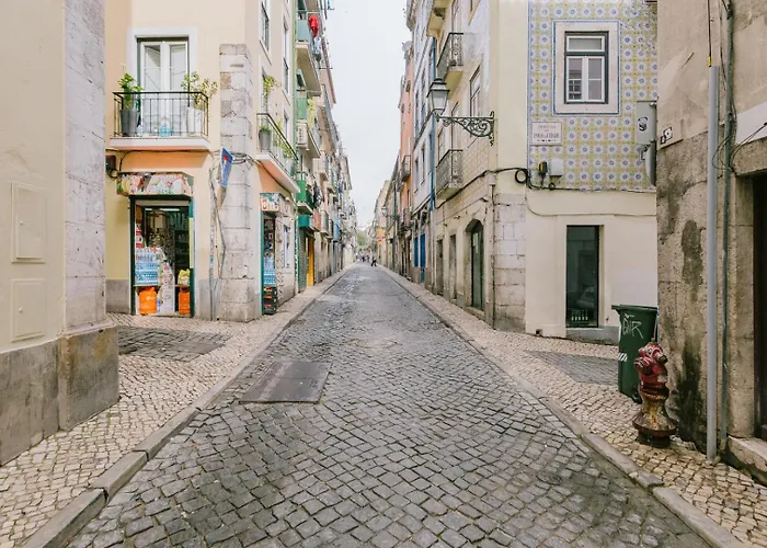 Apartment Rent4rest Castle View Family&friends In Bairro Alto