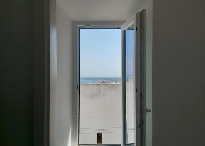 Rent4rest Castle View Family & Friends In Bairro Alto