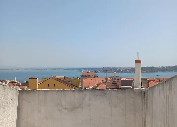 Rent4rest Castle View Family & Friends In Bairro Alto * ליסבון