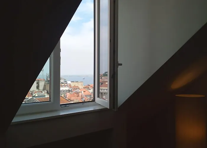 Rent4rest Castle View Family & Friends In Bairro Alto Lisboa