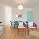 Rent4rest Castle View Family & Friends In Bairro Alto דירה